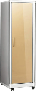 Une armoire de soin du linge combine un eclairage integre avec des commandes tactiles